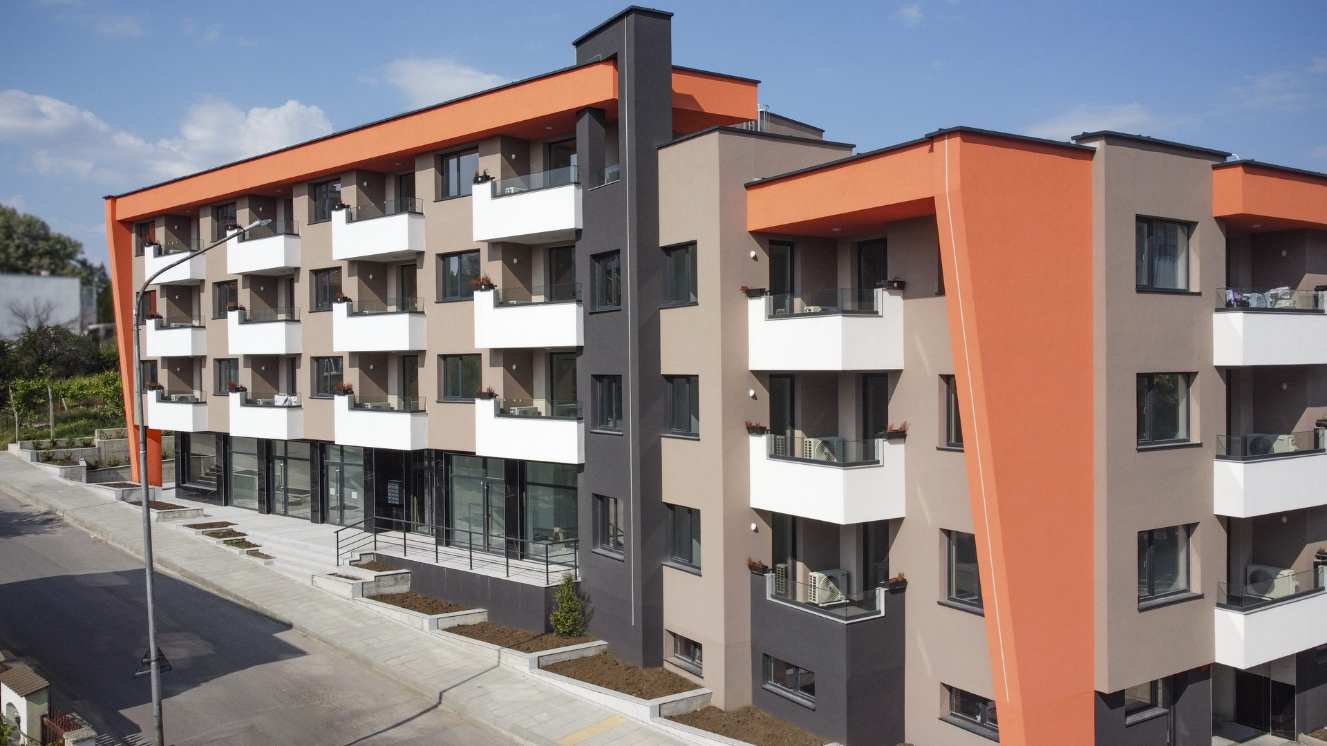 Впечатляващата архитектура на District 17 прави сградата запомняща се